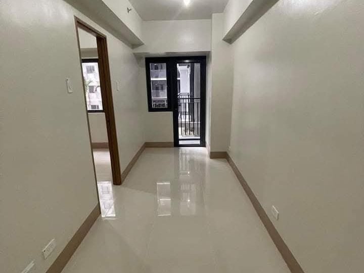 SMDC SHORE II RFO  29.92sqm 1-bedroom Residential Condo For Sale