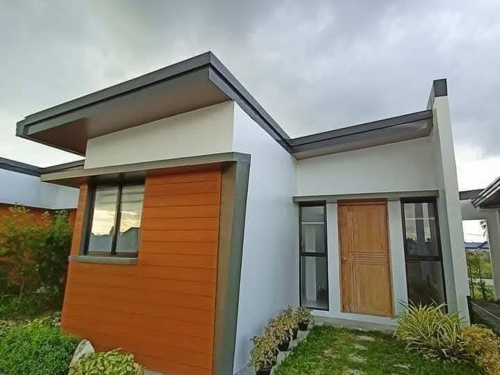 Looking for minimalist, single attached bungalow house? Ito na ang hanap mo.