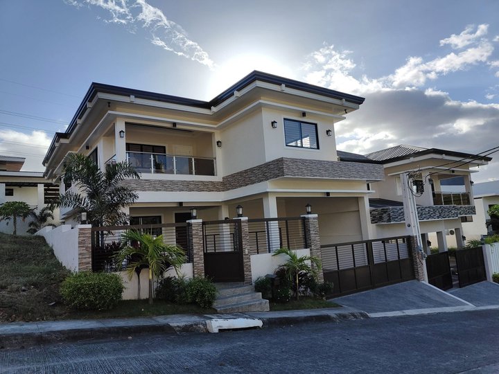 5 Bedroom luxury House and Lot in the prestigious community of Highlands Pointe Taytay, Rizal