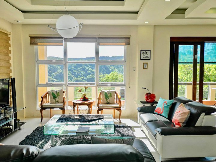 Income Generating Villa / H&L For Sale in Tagaytay City!