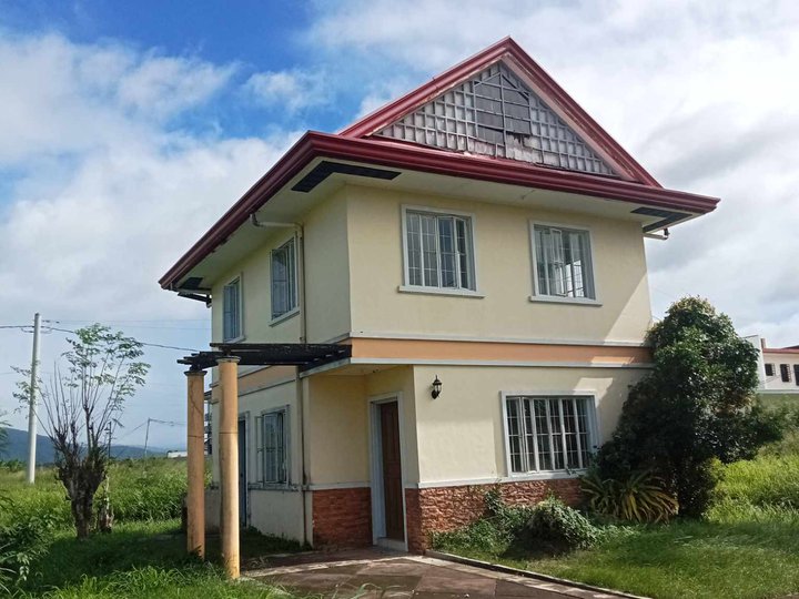 PRE OWNED UNIT 4 BEDROOMS SINGLE DETACHED HOUSE AND LOT FOR SALE IN BAY LAGUNA