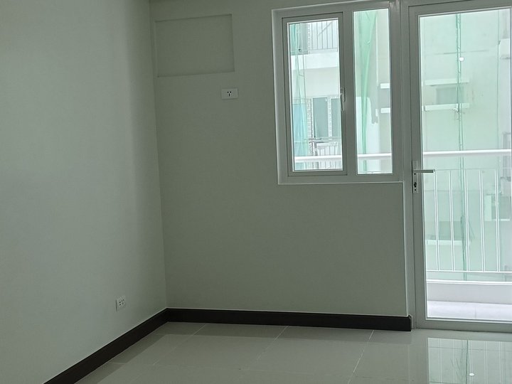 Early move in promo Quantum Residences pre selling in Taft AVE pasay near arellano