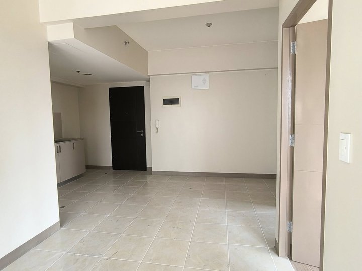 HOT PROPERTY ALERT! SUNTRUST ASMARA CONDO IN QUEZON CITY   FOR SALE!