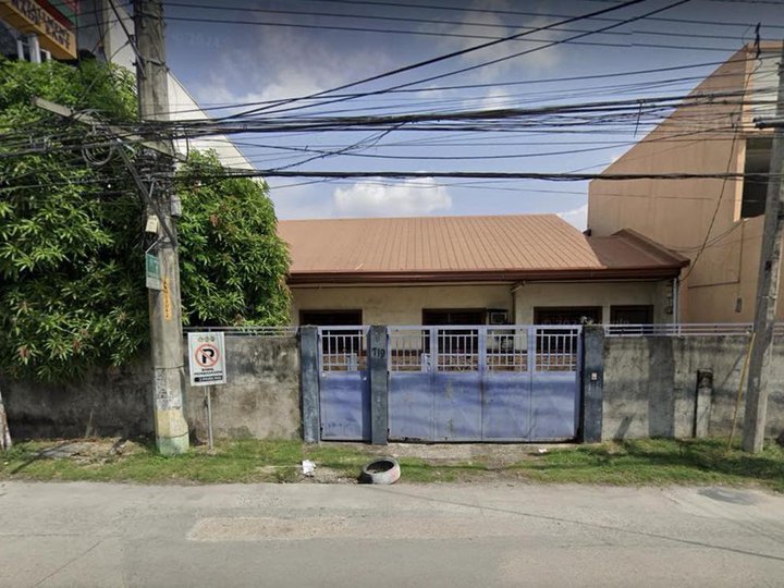 FOR RENT / LEASE DUPLEX BUNGALOW HOUSE CONVERTIBLE TO OFFICE OR COMMERCIAL USE ALONG HIGHWAY