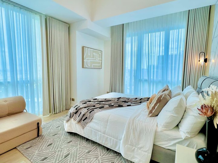 38 Park Avenue 2BR Corner 85sqm Furnished Maids Cebu IT Park