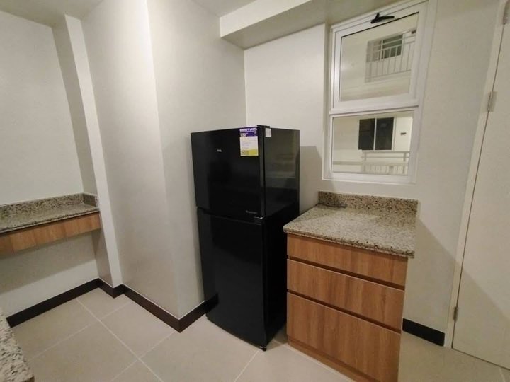 "Step Into Luxury! 2BR Condo in DMCI The Aston Place Pasay  For Sale!"