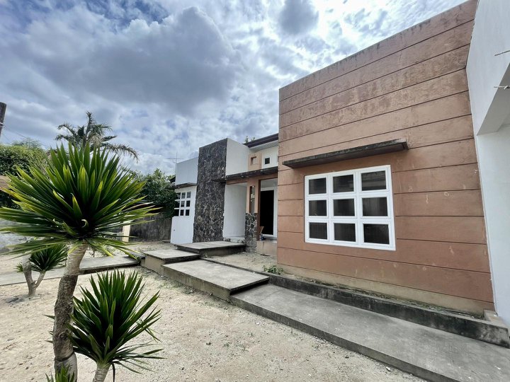 FOR SALE PRE OWNED BUNGALOW HOUSE WITH SPACEOUS BACKYARD NEAR HOLY ANGEL UNIVERSITY