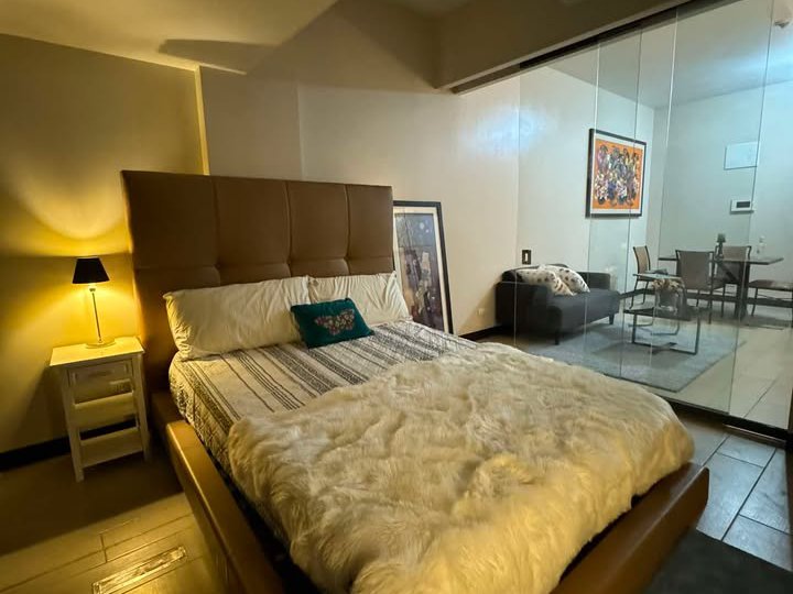 54.00 sqm 1-bedroom Residential Condo w/ Parking For Rent in Salcedo Skysuites