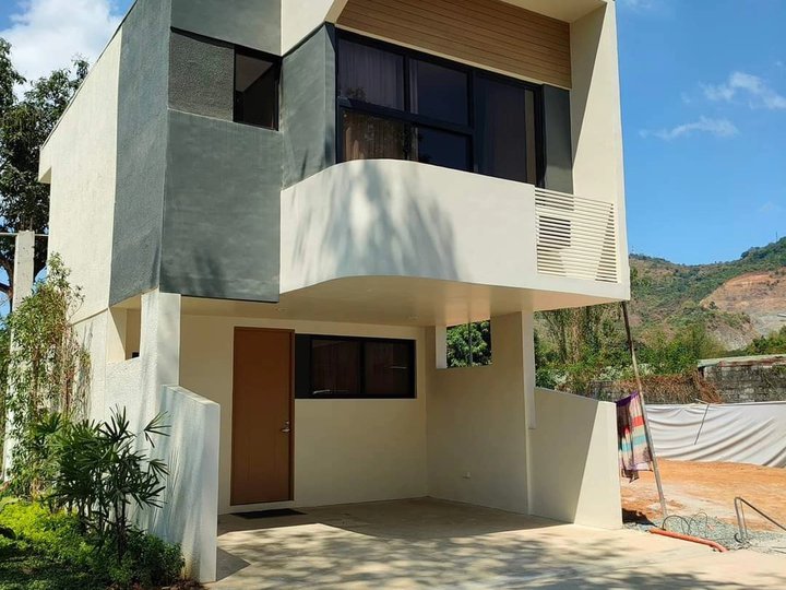 3-bedroom Townhouse For Sale in Abuab, Guitnang Bayan San Mateo Rizal