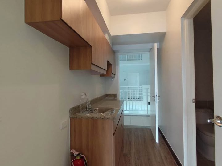 Find Modern Comfort in Las Pinas: 1-Bedroom RFO Condo at DMCI Sonora Garden Residences