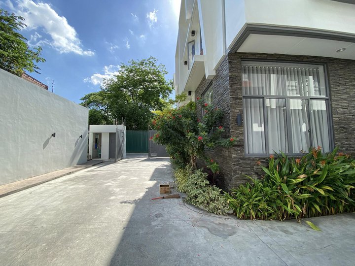 RFO 3-bedroom Townhouse For Sale by EDSA Munoz Townhouses (MetroSummit), Quezon City