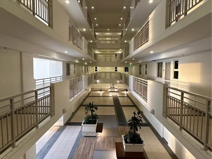 For Lease 2br The Aston Place