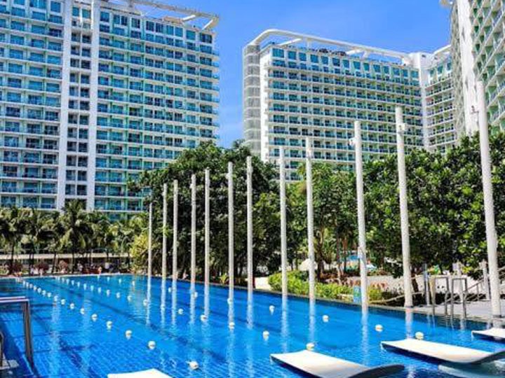 Azure Urban Resort Residences Penthpuse 20th Floor , 46.90 sqm 2-br Condo For Sale in Paranaque