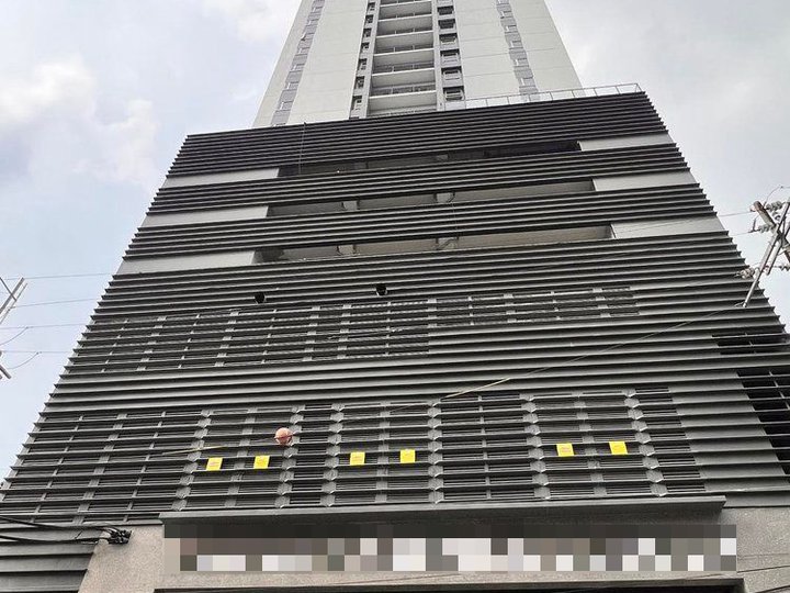 RTO NO DP IN KATIPUNAN MIRIAM ATENEO EASTWOOD UP QC ORTIGAS WITH FREE APPLIANCES