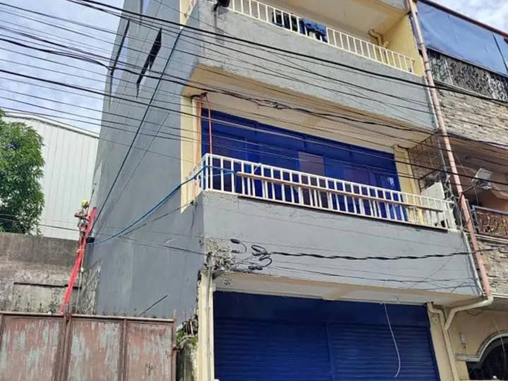 Building For Rent in Quezon City