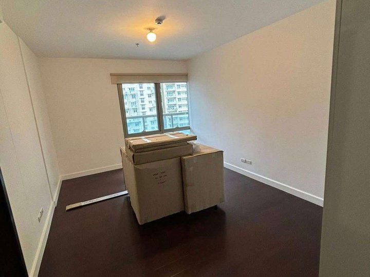 For lease: East Gallery Place BGC