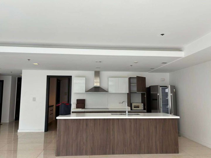 For Sale: East Gallery Place is a high-end condo by Ayala Land in BGC