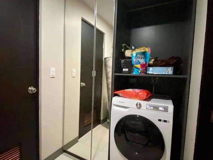 For Sale: Uptown Parksuites Tower 2