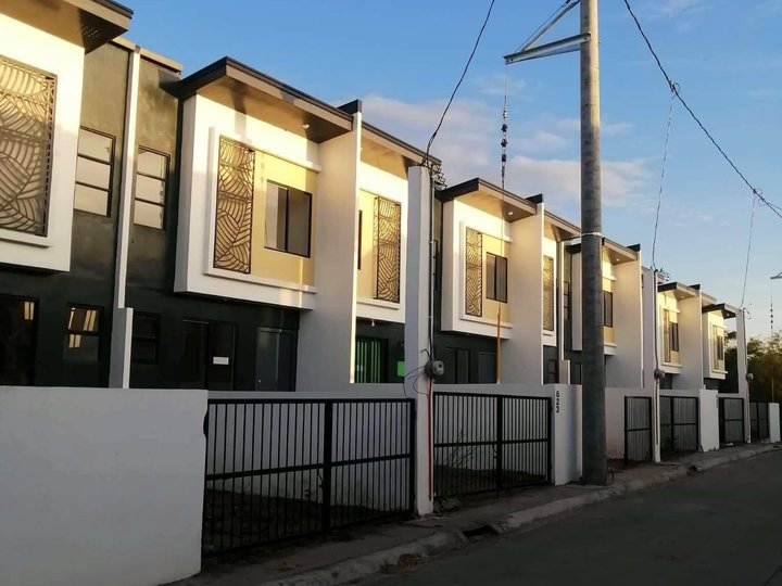 Ready For Occupancy 2-bedroom Townhouse For Sale in Calamba Laguna