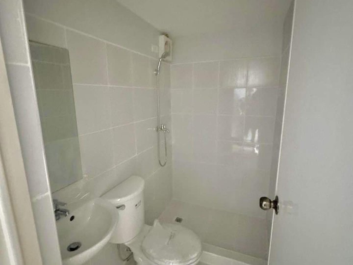Your Dream 2-Bedroom Home Awaits Only 4,082,000 at Cambridge Village!