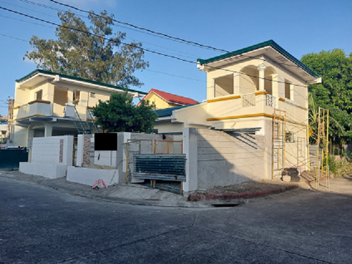Corner lot Bungalow for Sale in BF Resort Village Talon Las Pinas City