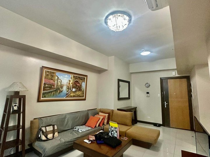 8 Forbes Town Two Bedrooms for Rent [Condo 🏙️] (June 2023) in BGC