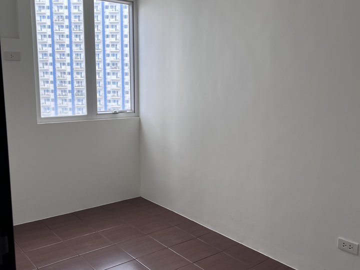 1BR CONDO IN MANDALUYONG 5%DP LIPAT AGAD PIONEER WOODLANDS RENT TO OWN PET FRIENDLY