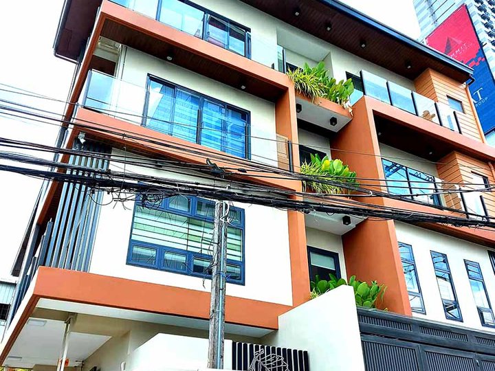 PROMO PRICE 4bedroom 4 Storey Townhouse For Sale in Cubao Quezon City