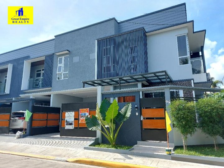 4 Bedroom Townhouse For Sale in Fairview Commonwealth Quezon City