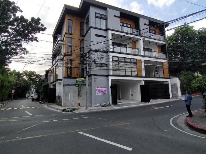 3 Story 3bedroom Townhouse in San Jaun Metro Manila
