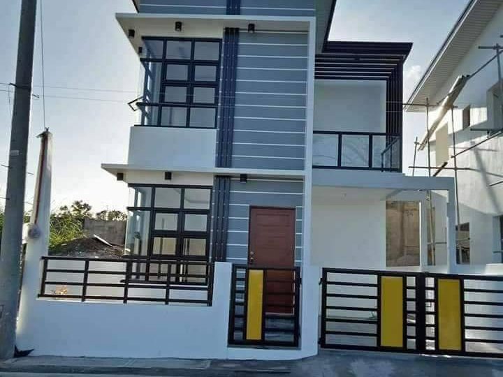 House and lot 3 Bedroom for sale Tagaytay Ridge view/ sambat exit
