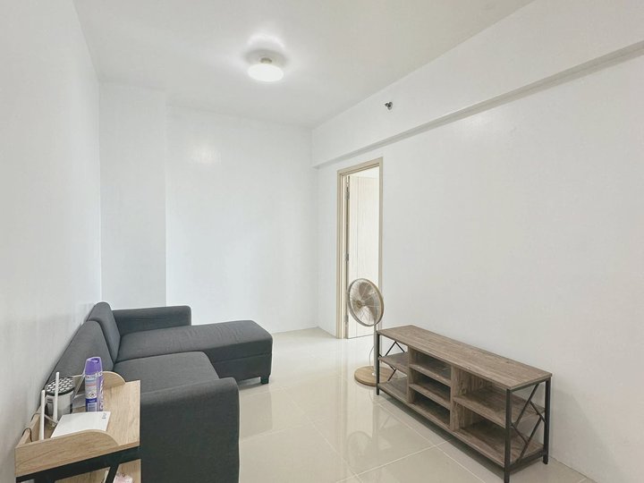 Pre-Owned 42.82 sqm 2-bedroom Residential Condo For Sale By Owner in Makati