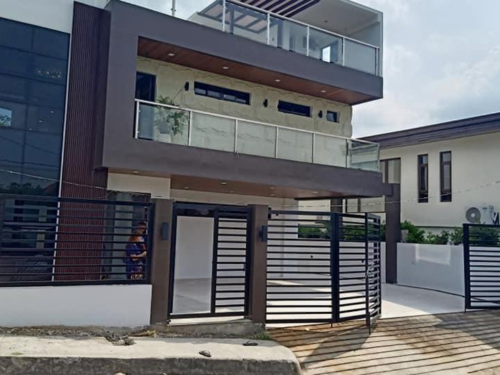 Modern Tropical Contemporary Brandnew House and Lot for sale inside a high - end Subd.