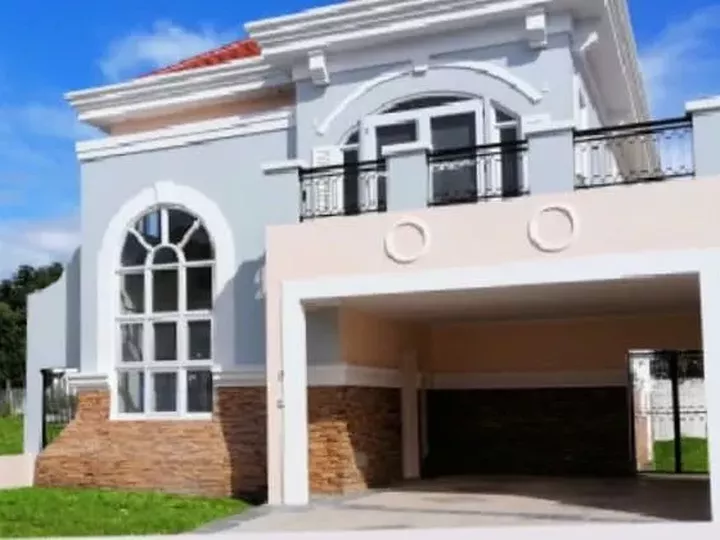 Ready for Occupancy Single Detached house in Varsailles Alabang