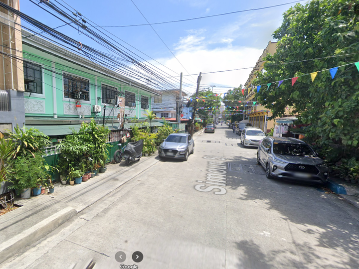 280 sq m Lot with 5 Door Apartment La Loma, Quezon City