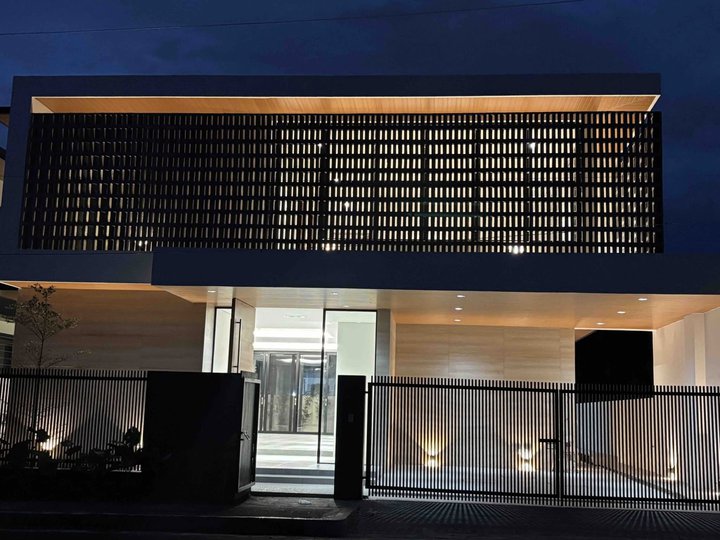 Contemporary 4-Bedroom House and Lot for Sale in Orchard Golf and Country Club, Dasmarinas, Cavite