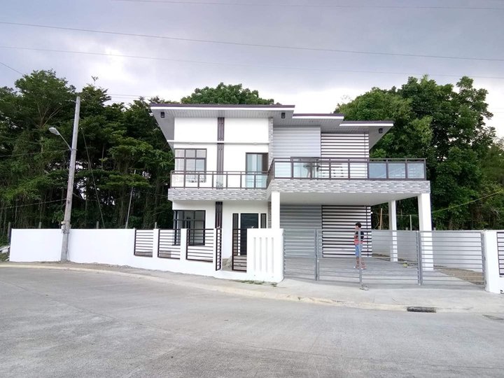 5BR Gavina Model in Hillsboro in Santor Tanaun Batangas/ Tagaytay