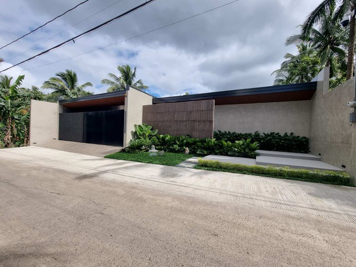 Gleaming 5-Bedroom House and Lot for Sale in Alfonso, Cavite