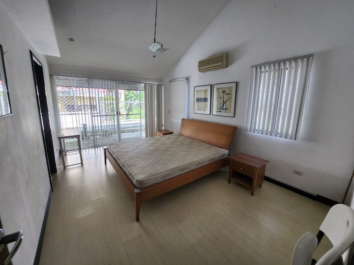2 bedroom with mains room House and Lot in Ayala Alabang Village