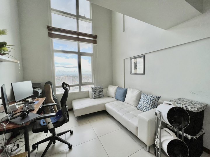 1 Bedroom Loft Type Condo Unit For Sale in The Columns Legaspi Village Makati Metro Manila