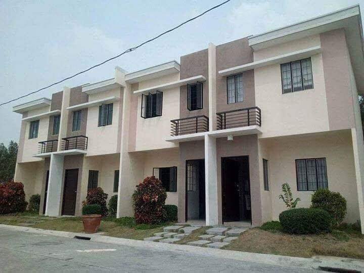 FAMILY TOWNHOUSE FOR SALE IN PANABO CITY DAVAO
