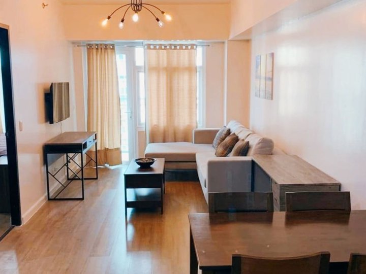 58.00 sqm 1-bedroom Condo For Sale in Two Serendra,BGC, Taguig