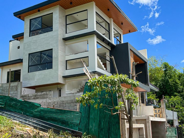 4BR Multi-level Modern Contemporary Home in Taytay Rizal