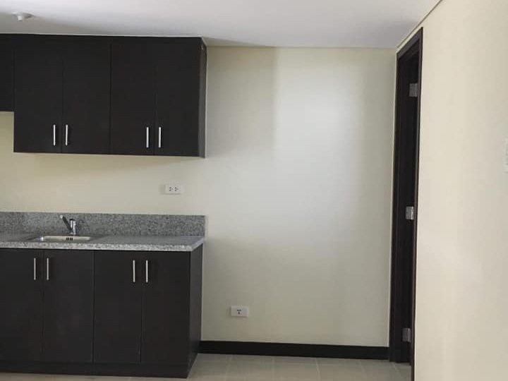 Condo in Makati Complete Amenities P30000/month for 2-bedrooms RFO
