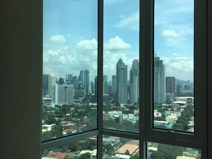 Corner Unit 2-BR 38 sqm P25000/month in Makati physically connected