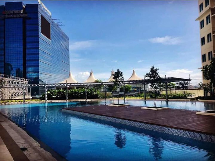 Condo in Makati facing City View 30K Monthly 2-bedrooms 38 sqm