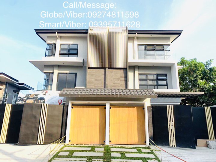 FOR SALE LUXURY 4 BEDROOM BRANDNEW DUPLEX UNIT in AFPOVAI TAGUIG
