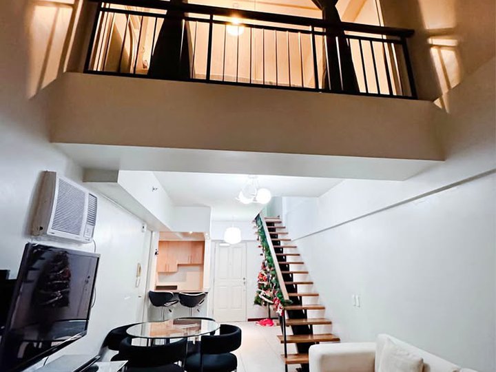 Rush Sale! Executive Loft Unit For Sale - The Columns Legazpi Village