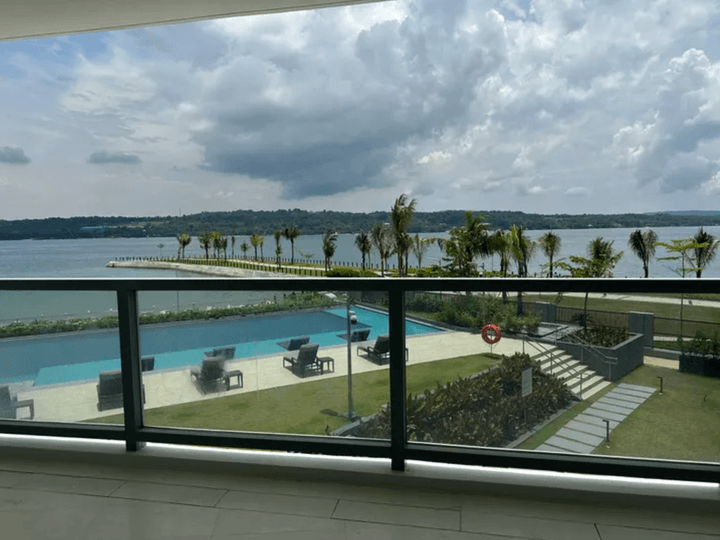 Exclusive 3-Bedroom Seaview Horizon Suite, Davao City.