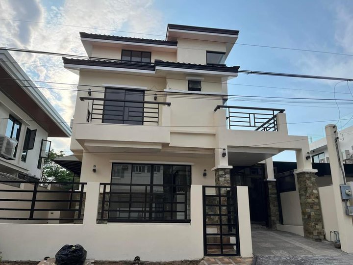 5bedroom Xavier Estates House For Rent in Uptown, Cagayan de Oro